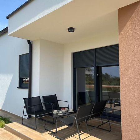 Modern Home Ula Brtonigla Esterno foto
