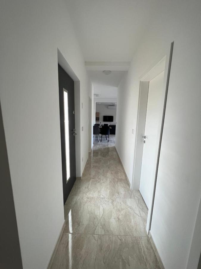 Modern Home Ula Brtonigla Esterno foto